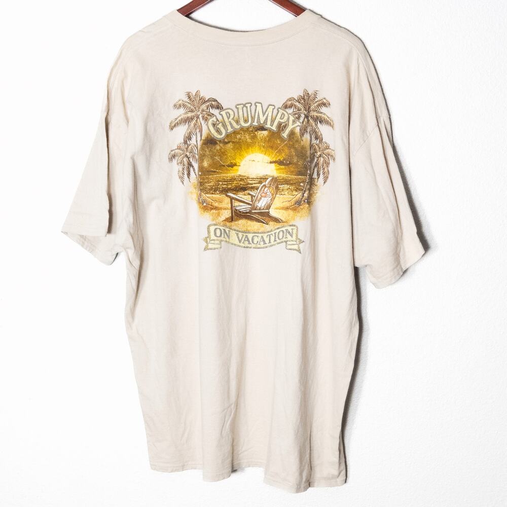Disney Grumpy On Vacation Tee Tan Graphic Size 2XL Retro Merch T-Shirt